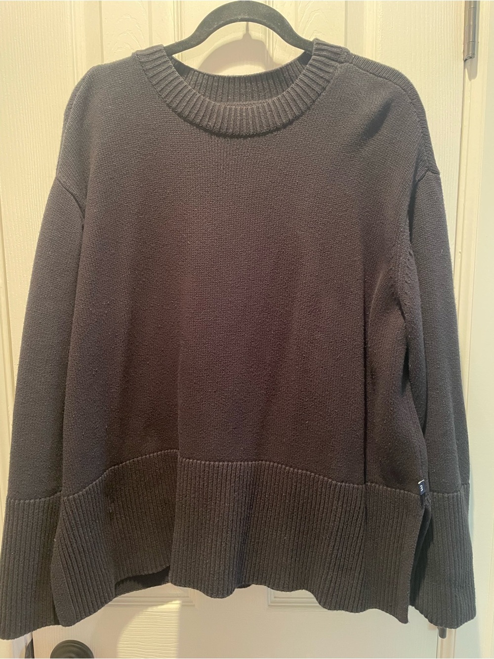 GAP Women's Crewneck Sweater in Black